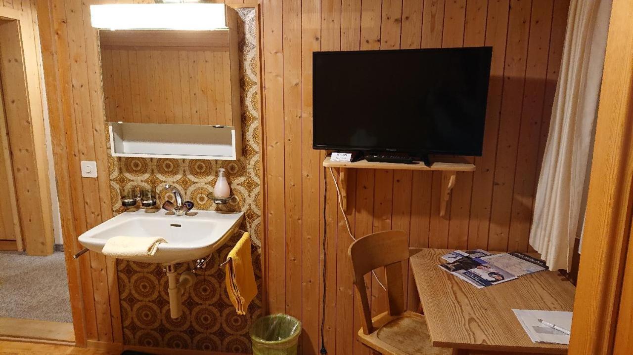 Gasthof Surselva Breíl 외부 사진